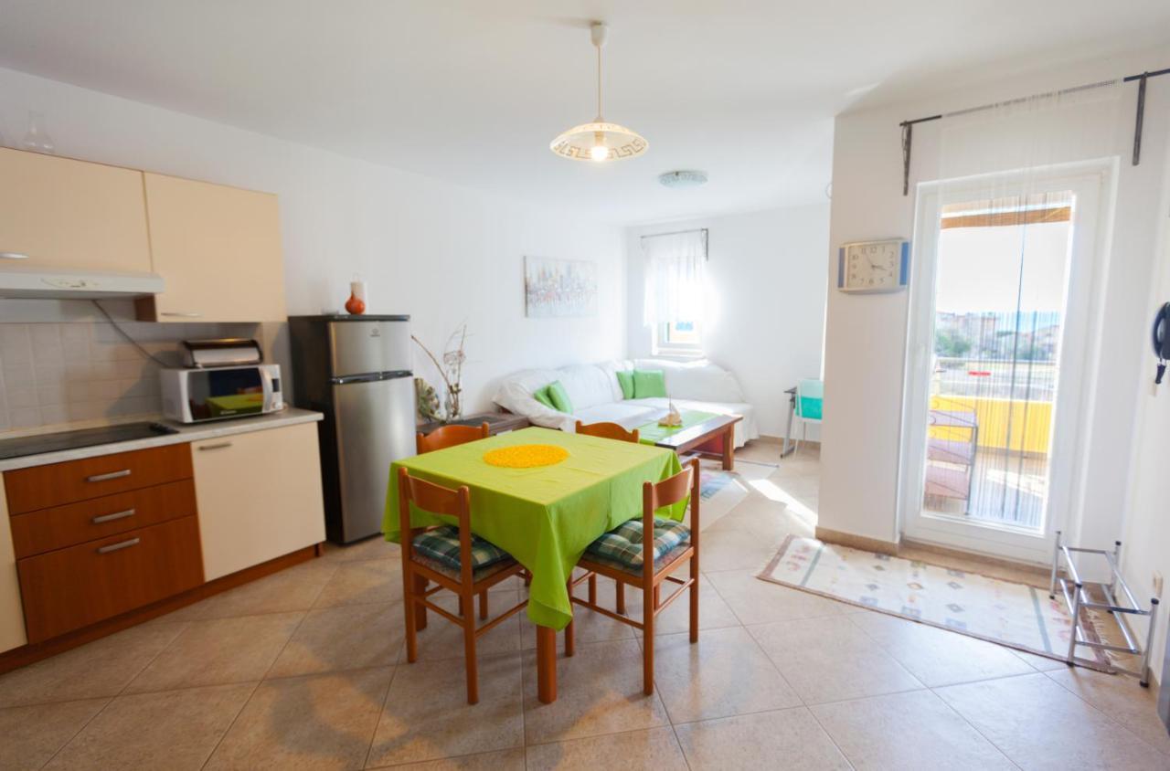 Apartman Mare โลเวร็ตชิกา ภายนอก รูปภาพ